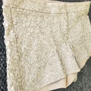 Express Women’s Size 00 Beige Matte Sequin Mid Rise Shorts 2” Inseam